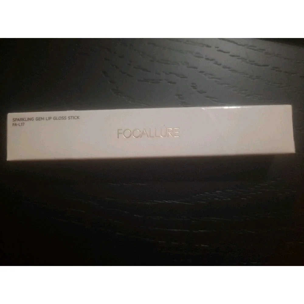 FOCALLURE SPARKLING GEM LIP GLOSS STICK SHADE PARACOSM 0.12 OZ NEW